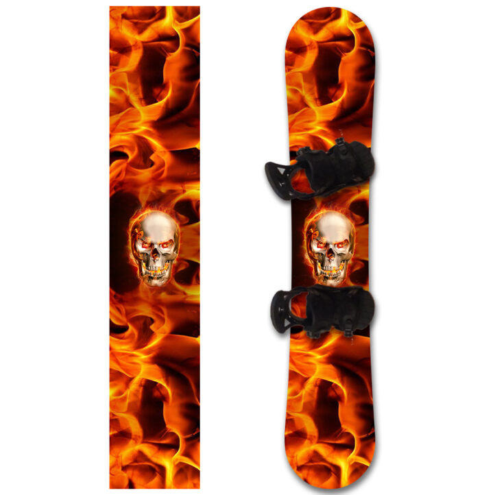 nakleika_na_snowboard_skull_in_fire__1000х1000