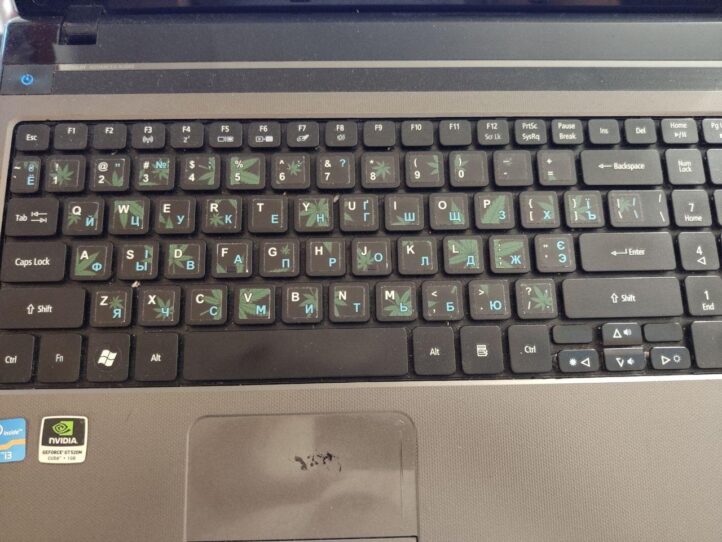 Наклейка на клавиатуру с принтом Cannabis