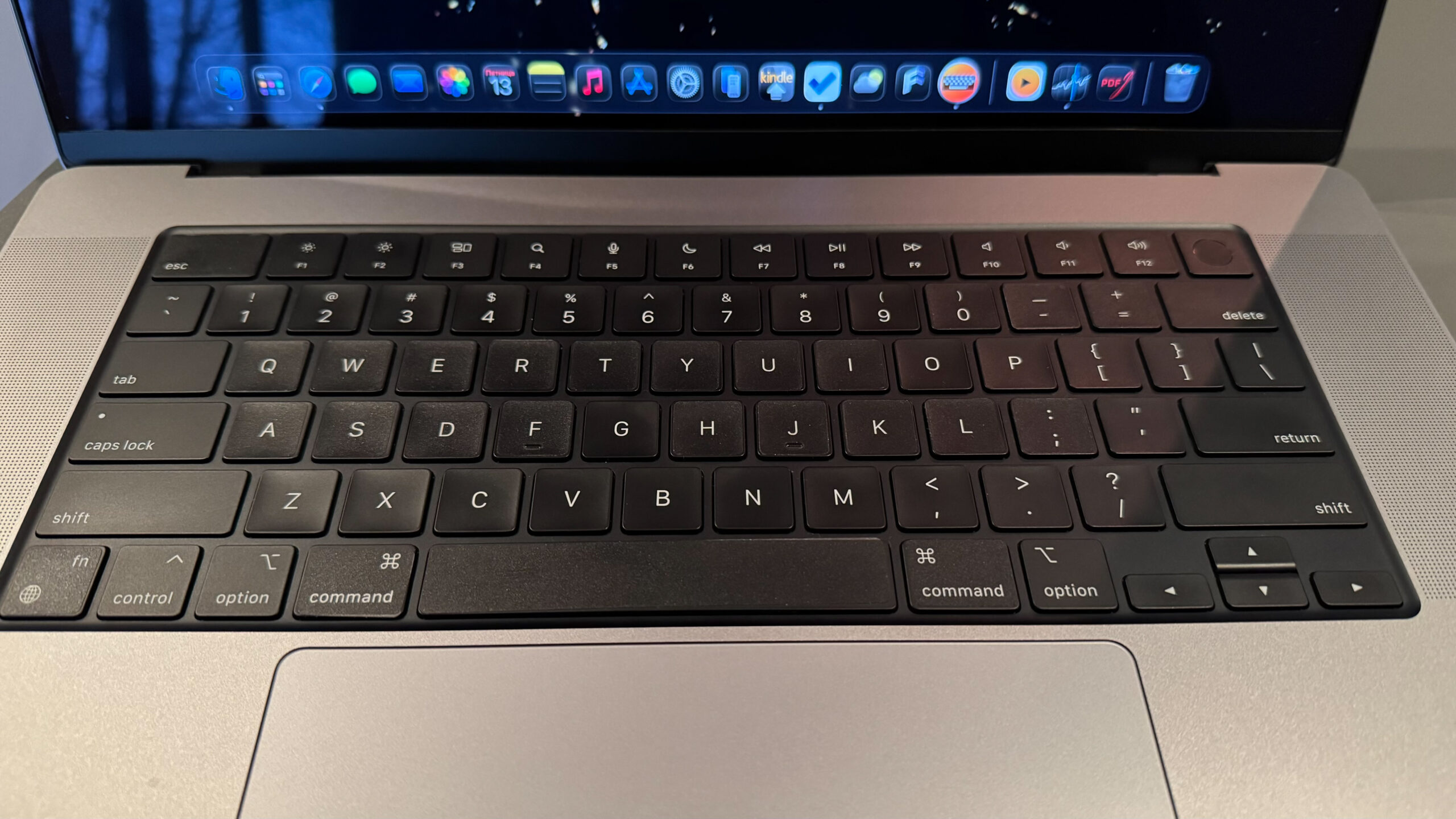 «Прозорі захисні наклейки для MacBook з клавіатурою ISO без Touch Bar»