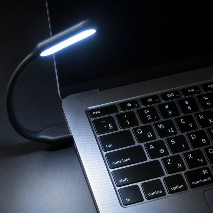 usb-led-lampa-dlya-noutbuka-poverbanka-5v-chorna-holodne-svitlo-0007